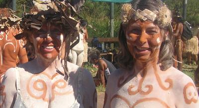 Carolina and Christine full body painted in the celebration in Hangaroa